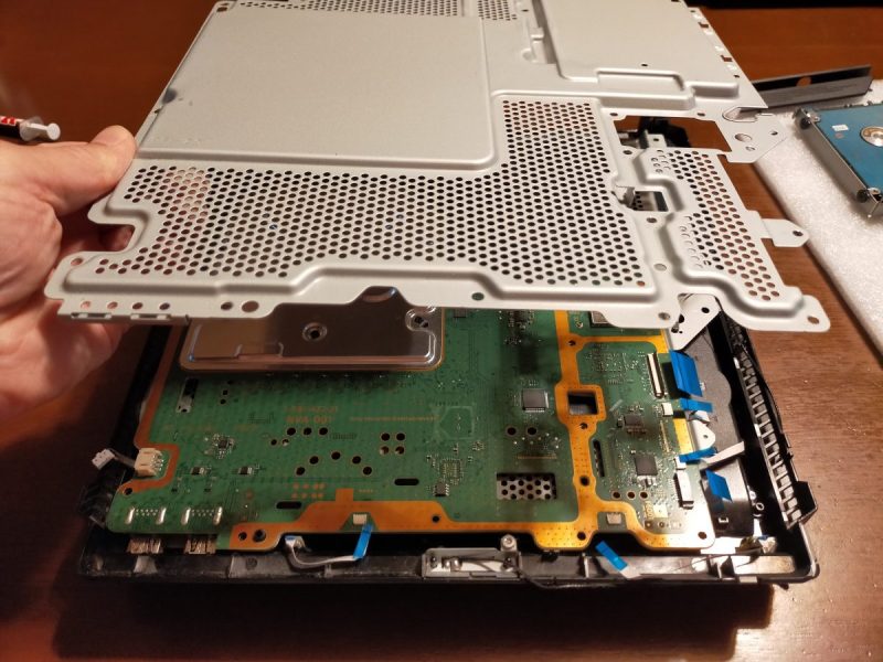 金属プレート外す